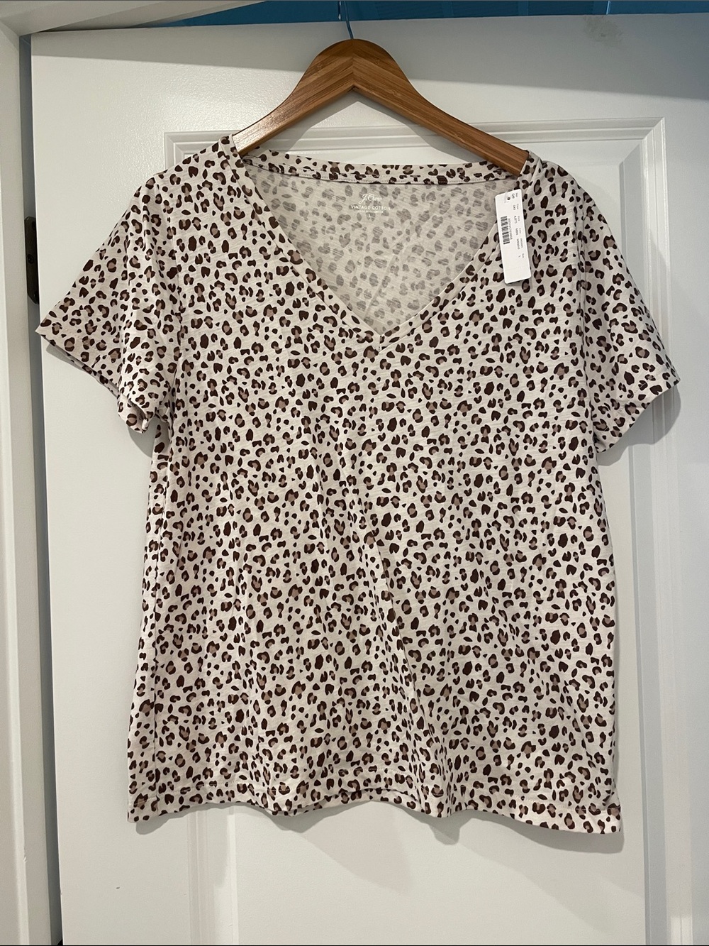J. Crew vintage cotton v-neck t-shirt leopard print large nwt